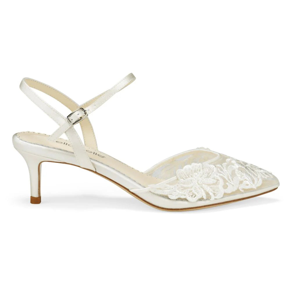 Mina Floral Lace Low Heel Shoes in Ivory