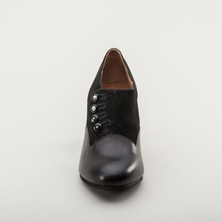 Greta Retro Side-Button Shoes in Black