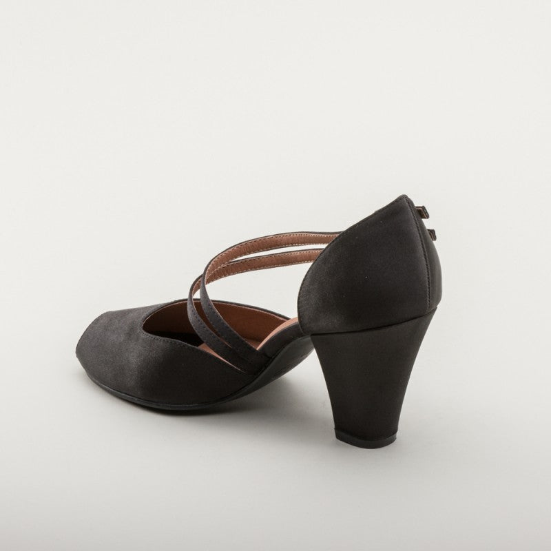 Zella 1940s Duo-Strap Sandals in Black