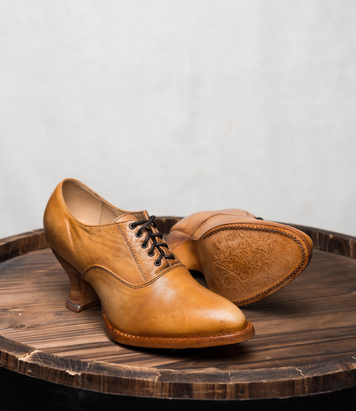 Victorian Style Leather Lace-Up Shoes in Tan Rustic